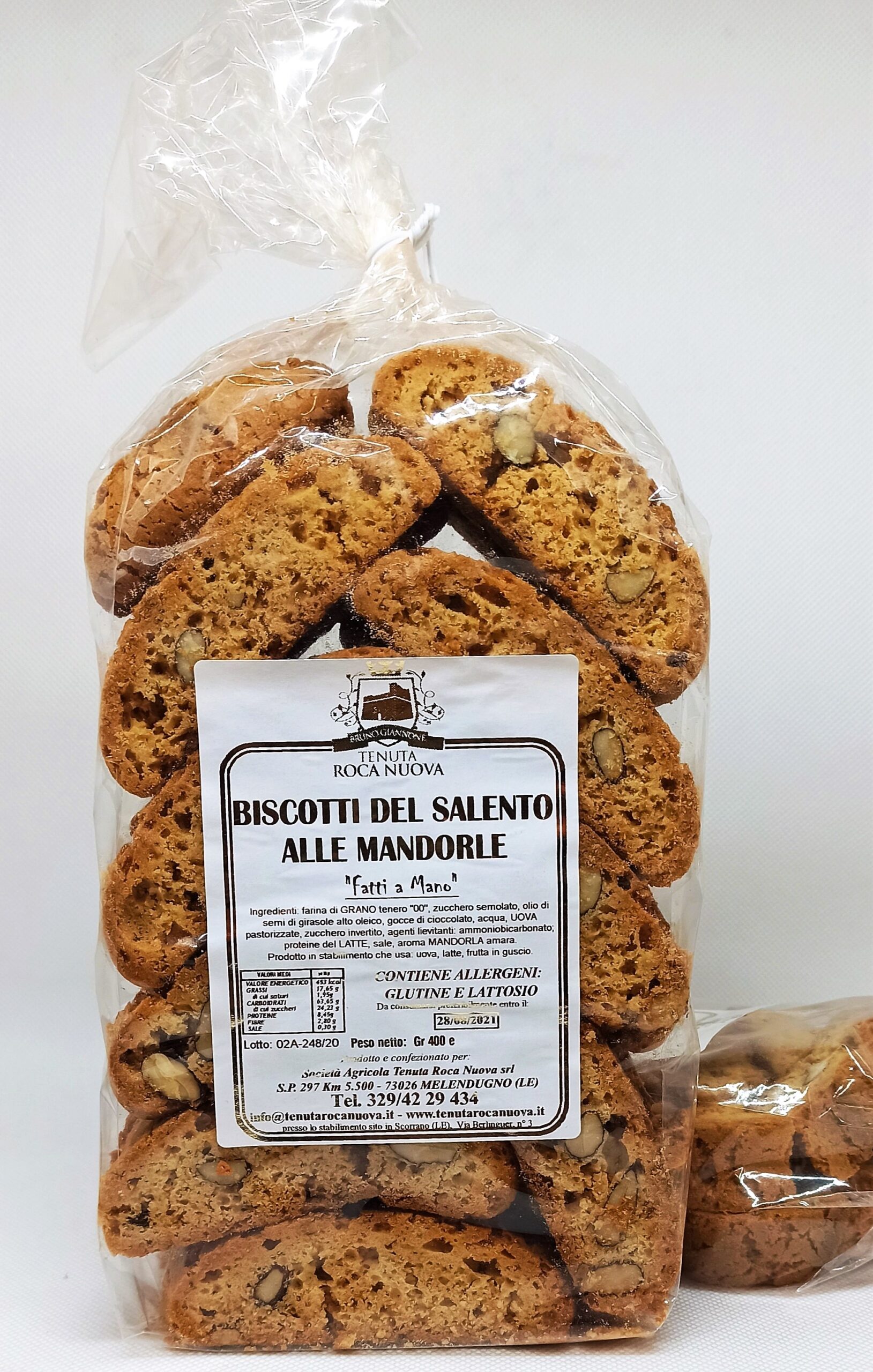 Biscotti-alle-mandorle-scaled-1.jpg